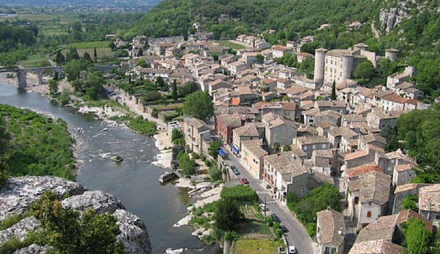 Vogüé Meublé 2 stars, a jewel of beauty and nature.