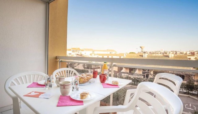 Voiles d'Or-Gênois by Interhome