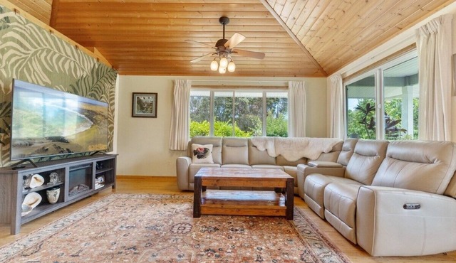 Volcano Magic! Cozy home located steps from Volcano National Park - Pet Friendly