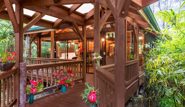 Volcano Village Lodge