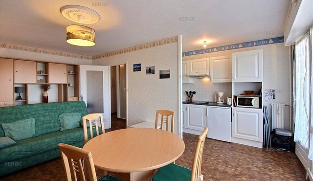 VOLDENUIT11: Spacious apartment overlooking the Baie d'Authie