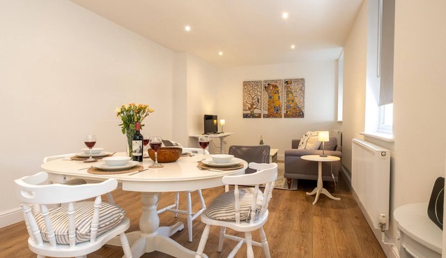 Volunteer Lodge - sleeps 4 guests in 2 bedrooms