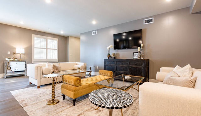 🏆VOTED BEST PENTHOUSE IN DOWNTOWN NOLA! 2 QUEEN SLEEPER SOFAS+LARGE PRIVATE TERRACE🏆