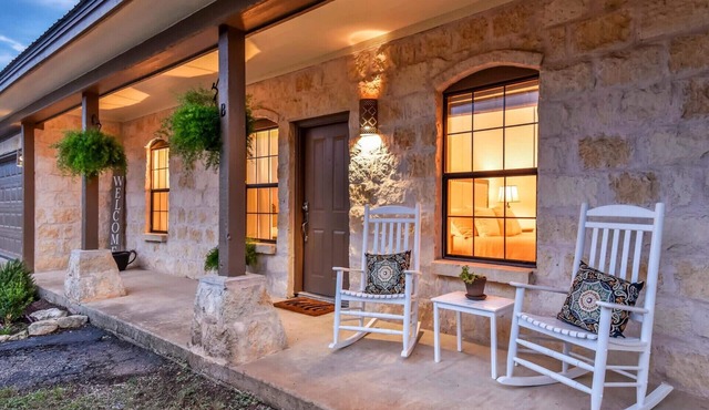 VOTED TOP 10 for 3 Yrs Countryside Retreat -Hot Tub & Fire Pit