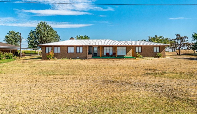 VP Bunkhouse~Big House on 1 Acre~Country Views~Quiet!