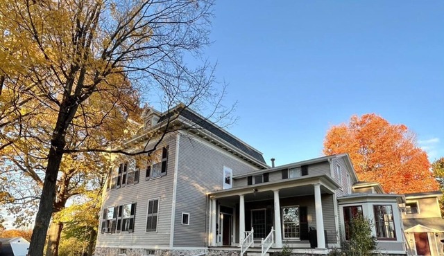 VRBO BY NICK IN HISTORIC PALMYRA WITH AN INGROUND POOL AND PRIVATE PORCH