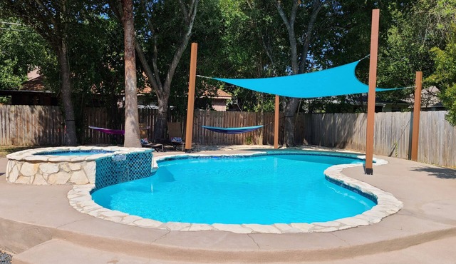 VRBO HOME AWAY Paradise Getaway House- With Pool and Hot Tub!