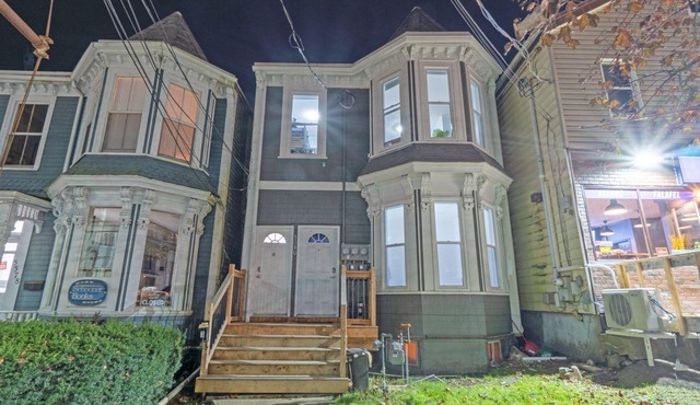 Vrbo Stylish Downtown Apartment