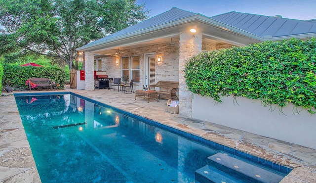 VRBO Top10 Luxury Home! Heated Pool! Main St. 3 blks! "Love it! We'll be back!"