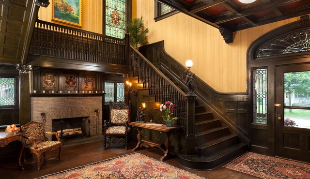 Vrooman Mansion B&B