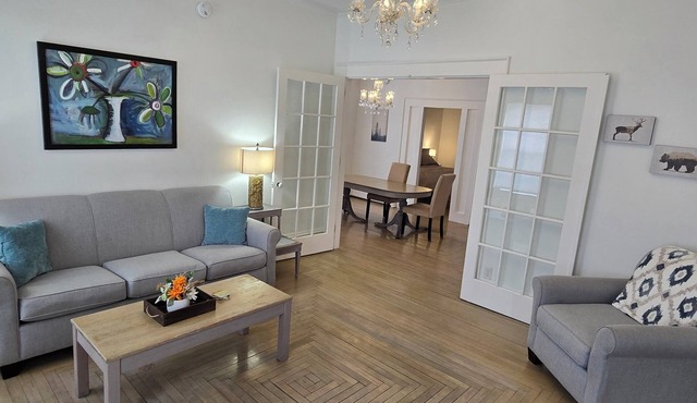 VT leaf peeping headquarters. Our Cozy 1-BR Apartment 2 in downtown Newport.