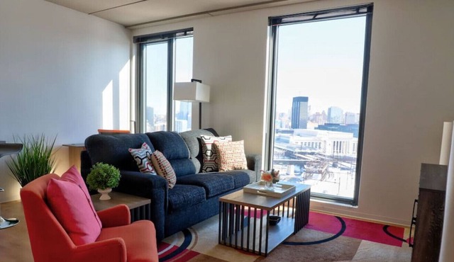 Vue 1401 · *SKYLINE views*| 2BR/2BA | Luxury Apt | Univ. City