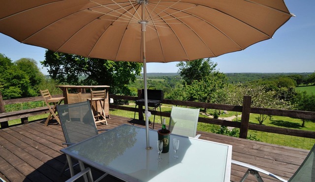 Vue de la Vallée Apartment in the heart of the Côtes D'Armor countryside.