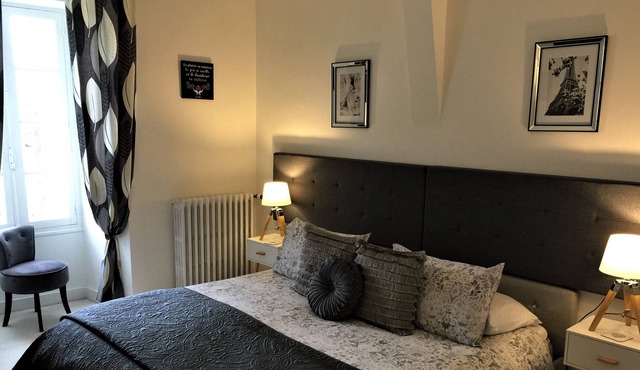 Vue du Château d'Excideuil Studio Appartement