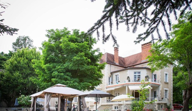 Vue du Château d'Excideuil en chambres