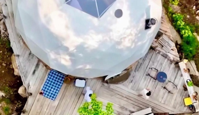 Vue du Jacuzzi~du lit King~un Luxe Sauvage Unique