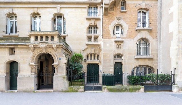 Vue exceptionnelle sur la Tour Eiffel, ap 3 ch