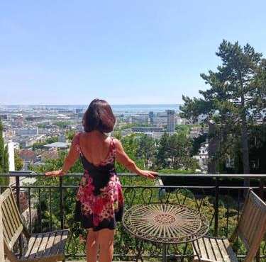 Vue imprenable mer, appartement spacieux et chic, capacité 2 personnes ou famille 3 personnes,1 chambre, baignoire, quartier calme Le Havre