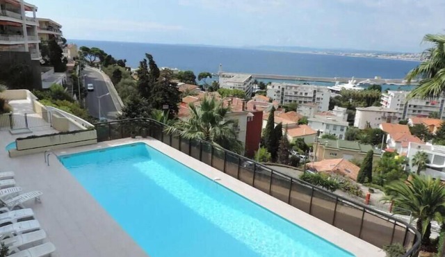 Vue mer Incroyable, Appartement Entièrement Rénové Avec Piscine et Garage