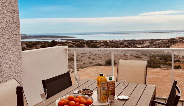 Vue mer Panoramique, Calme. Piscine Chauffée, mer et Plage à 10 Min. 8 Personnes