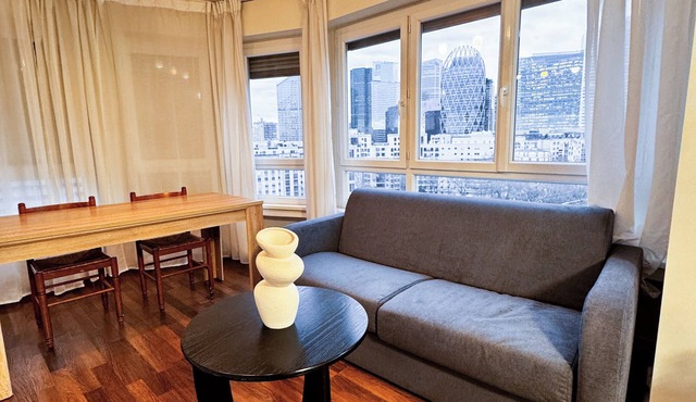 Vue Paris & Accès Direct - Appart 10 pers