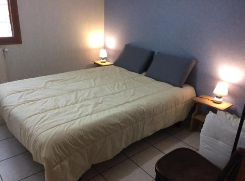 vue sur les montagnes dans maison au calme