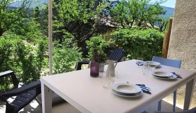 VVF Haute Provence * - 2 Room Cottage 5 People 1 Baby Calade