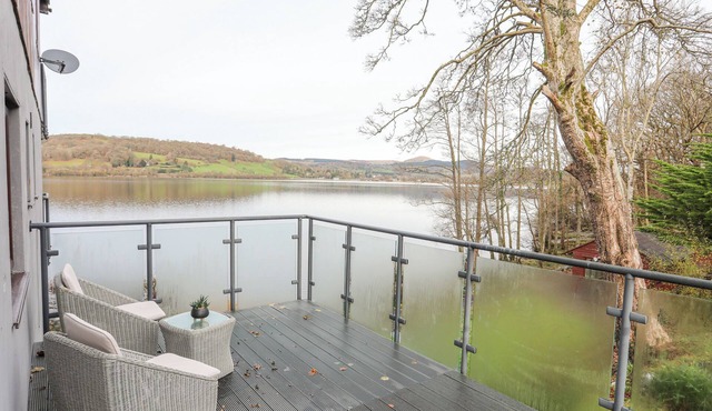 VYRNWY LAKESIDE - BALA LAKE, romantic in Bala
