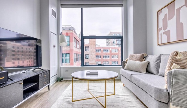 W Loop Studio w Gym Pool in heart of Greektown CHI-532