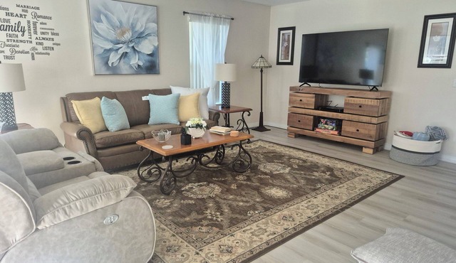 W Milton 15 min to downtown PCola and beaches