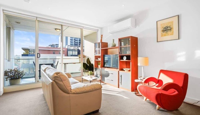 W30 - Sparkling North Melbourne Gem with parking