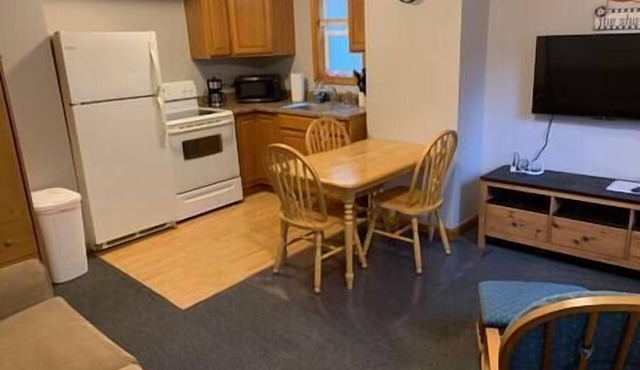 Wabash Eagles Nest 171 Apt., 1st Floor