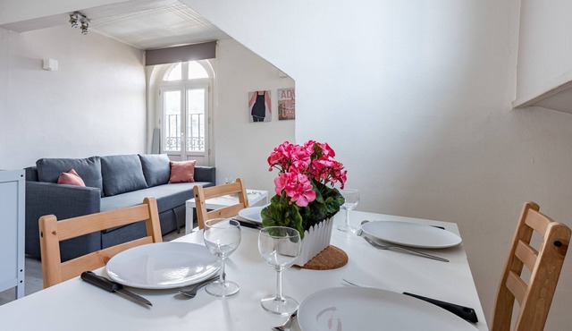 Waddington 201 - Two Bedroom Apartment, Sleeps 6