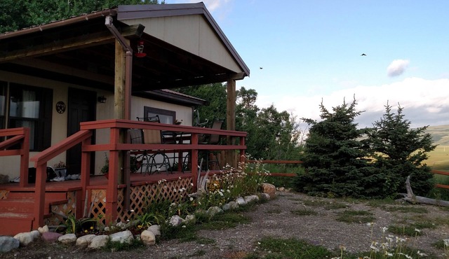 Wagon Wheel Home - Majestic Mountain Views - 15 Minutes to Glacier East Entrance