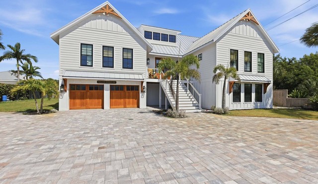 Wagon Wheeler 6 Bed 4 Bath Private Pool Close to Gulf & Village Sleeps 12