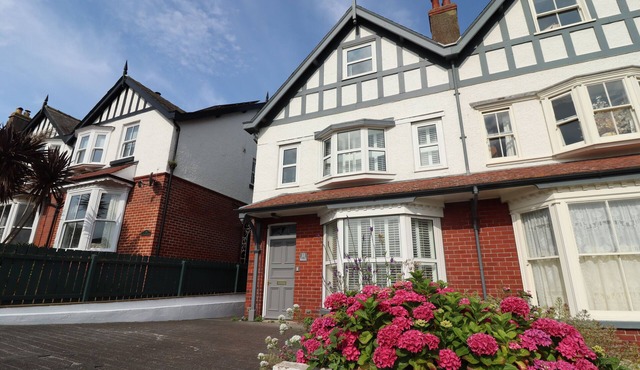 WAGTAILS, pet friendly, country holiday cottage in Sandsend