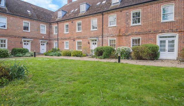 Wagtails - Two Bedroom Apartment, Sleeps 4