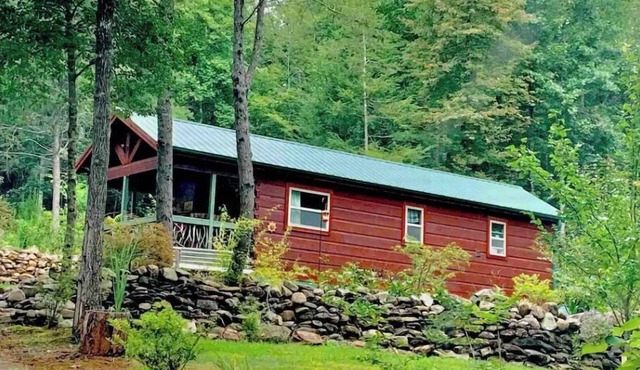 Wahoo Cabin - Table Rock, Jones Gap, Caesar’s Head, Pretty Place Chapel