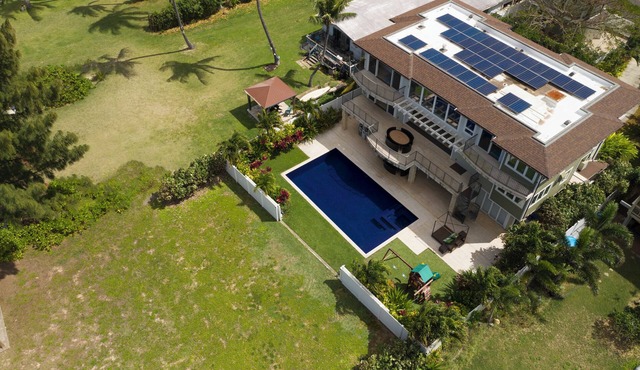 Waialua Beachfront Getaway: Oceanview, Walk to Bch! w/Pool/Game room