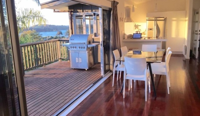 Waiheke - Luxury holiday home with great sea views
