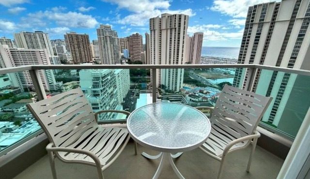 Waikiki Beach & Ala Moana Hotel Room # 2512