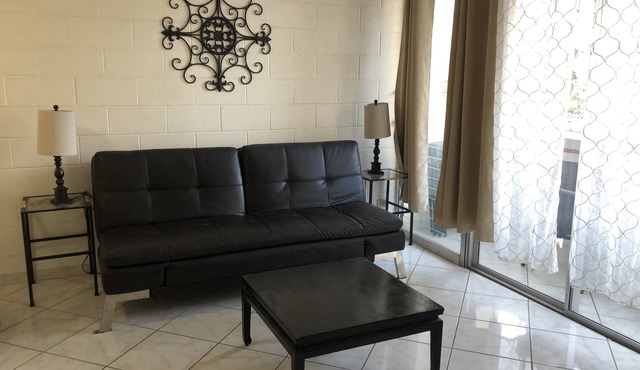 ~Waikiki~ LOWEST RATES IN AREA ~ 3 Bedroom ~ Fully Furn ~ Blocks to Beach ~