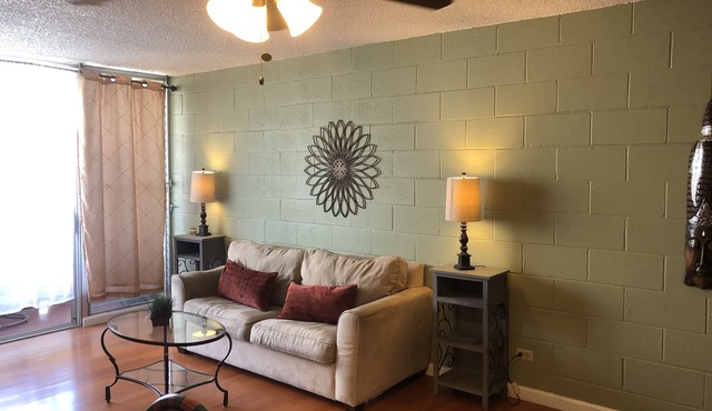 ~Waikiki~ LOWEST RATES IN AREA ~ 1 Bedroom ~ Fully Furn ~ Blocks to Beach ~