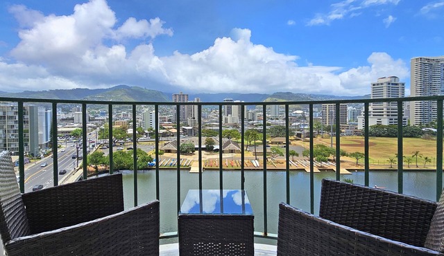Waikiki Studio Apartment with great Ala Wai Canal Views