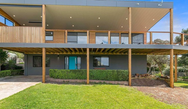 Waikiki Views - sleeps 16