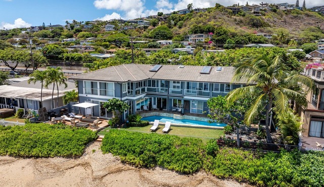 Wailupe Beach Front: Lux Oceanfront w/Pool, Hot Tub, Beach Access & Stunning Vi