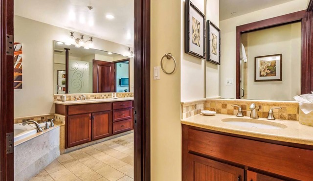 Waipouli Beach Resort G202 Oceanfront 2 BD 3 BA