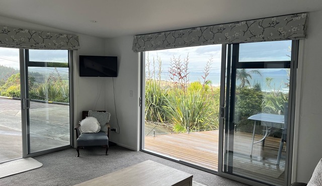 Waipu Cove Beach Stay - 5 mins walk to the beach.