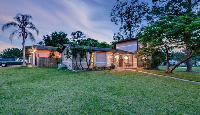 WAITING FOR YOU! Great 2 story in Deltona, FL-need a place for Bike Week? Beach?