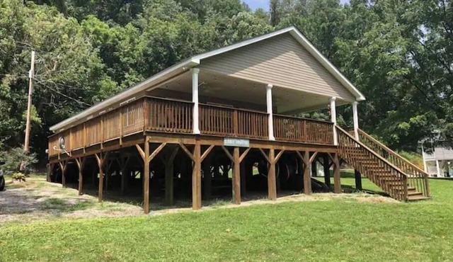 Wake and Lake-Waterfront home at the headwaters of Claytor Lake
